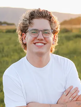 Quade, Cosmetologist