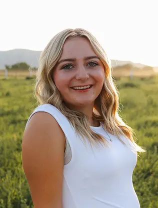 Lily — Cosmetologist